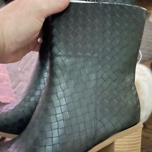 Brand new size 9.5 boots